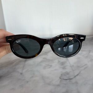 Ray-Ban Wayfarer Oval 2242